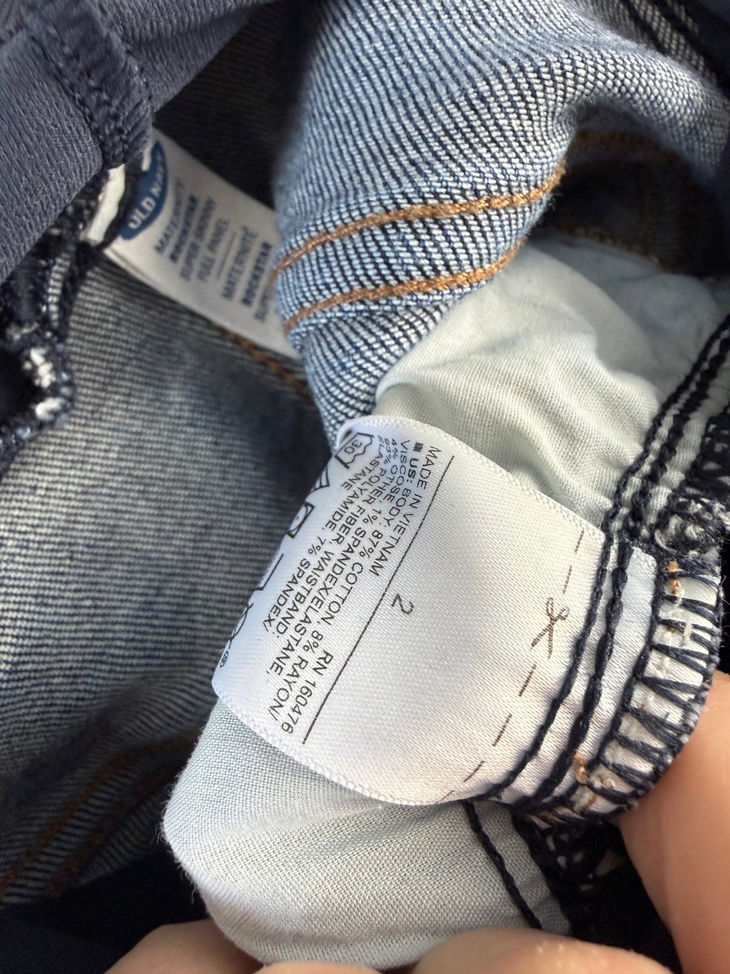 Old Navy Maternity 2 Rockstar Super Skinny Jean