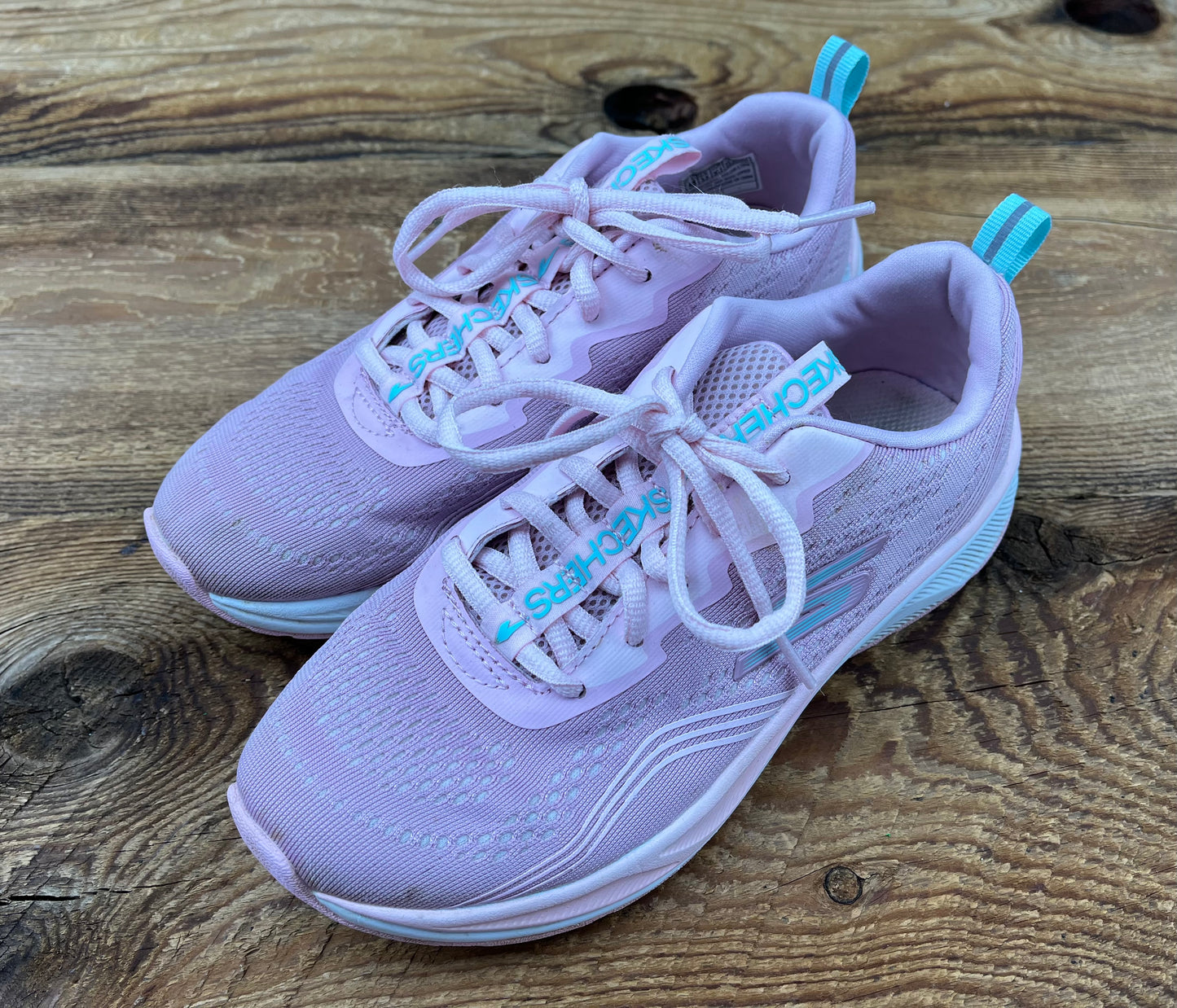 Sketchers 4.5Y Running Shoe