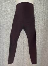 Load image into Gallery viewer, Old Navy XS Maternity Active Legging
