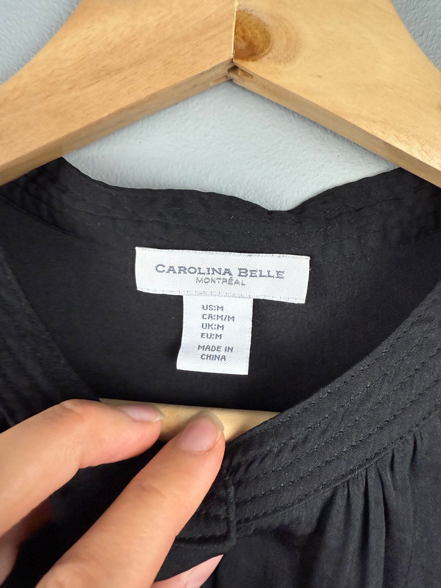 Carolina Belle Women’s Medium Blouse