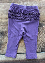 Load image into Gallery viewer, Old Navy 12-18M Ruffle Legging
