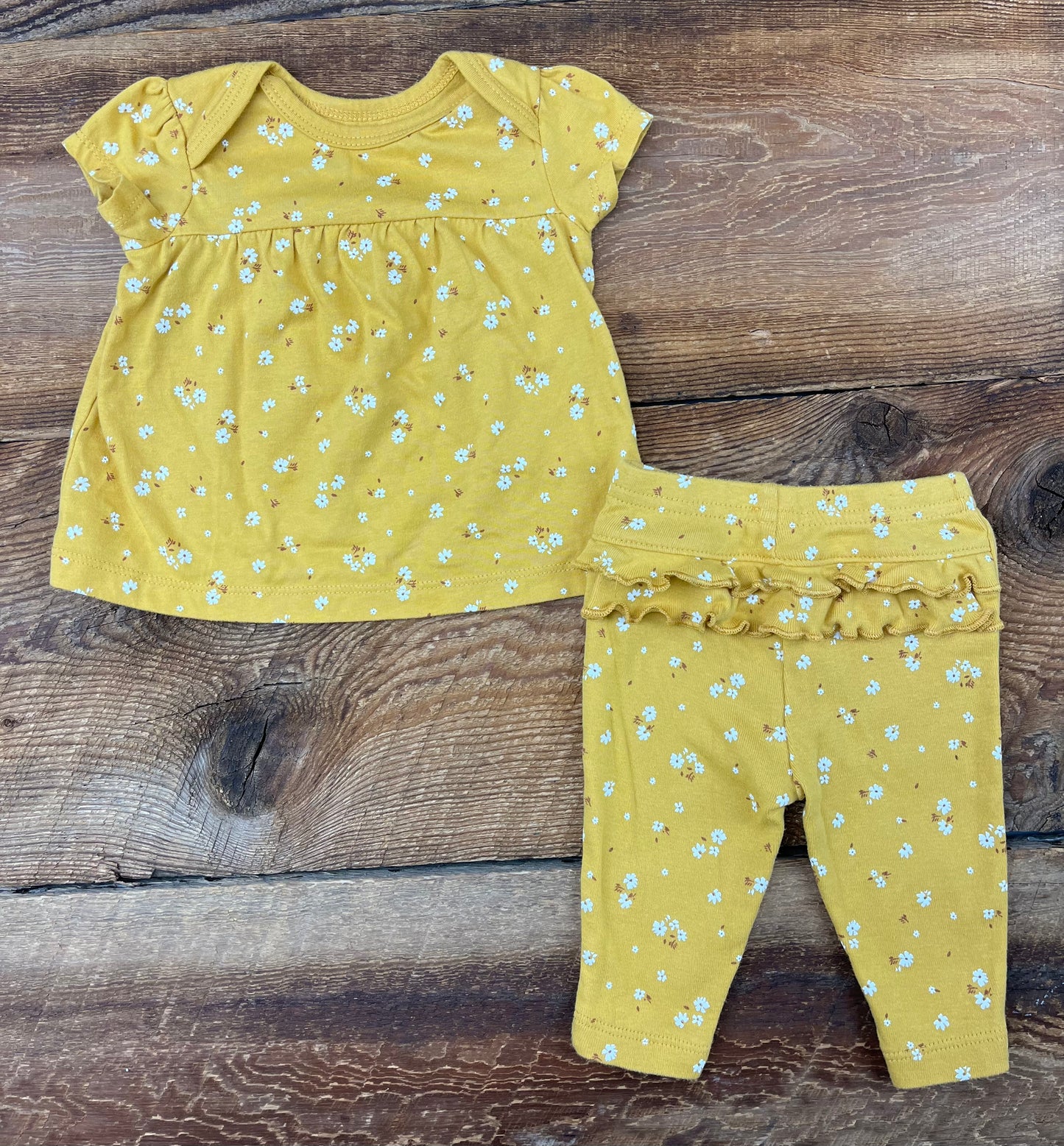 Carter’s 0-3M Floral Outfit