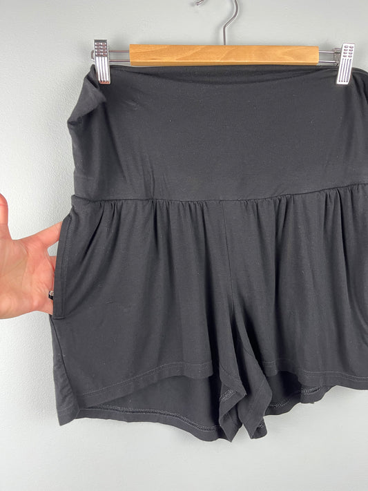 Thyme Maternity Medium Pocket Short