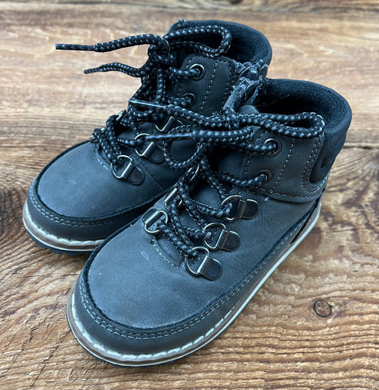 The Children’s Place 7T Boot