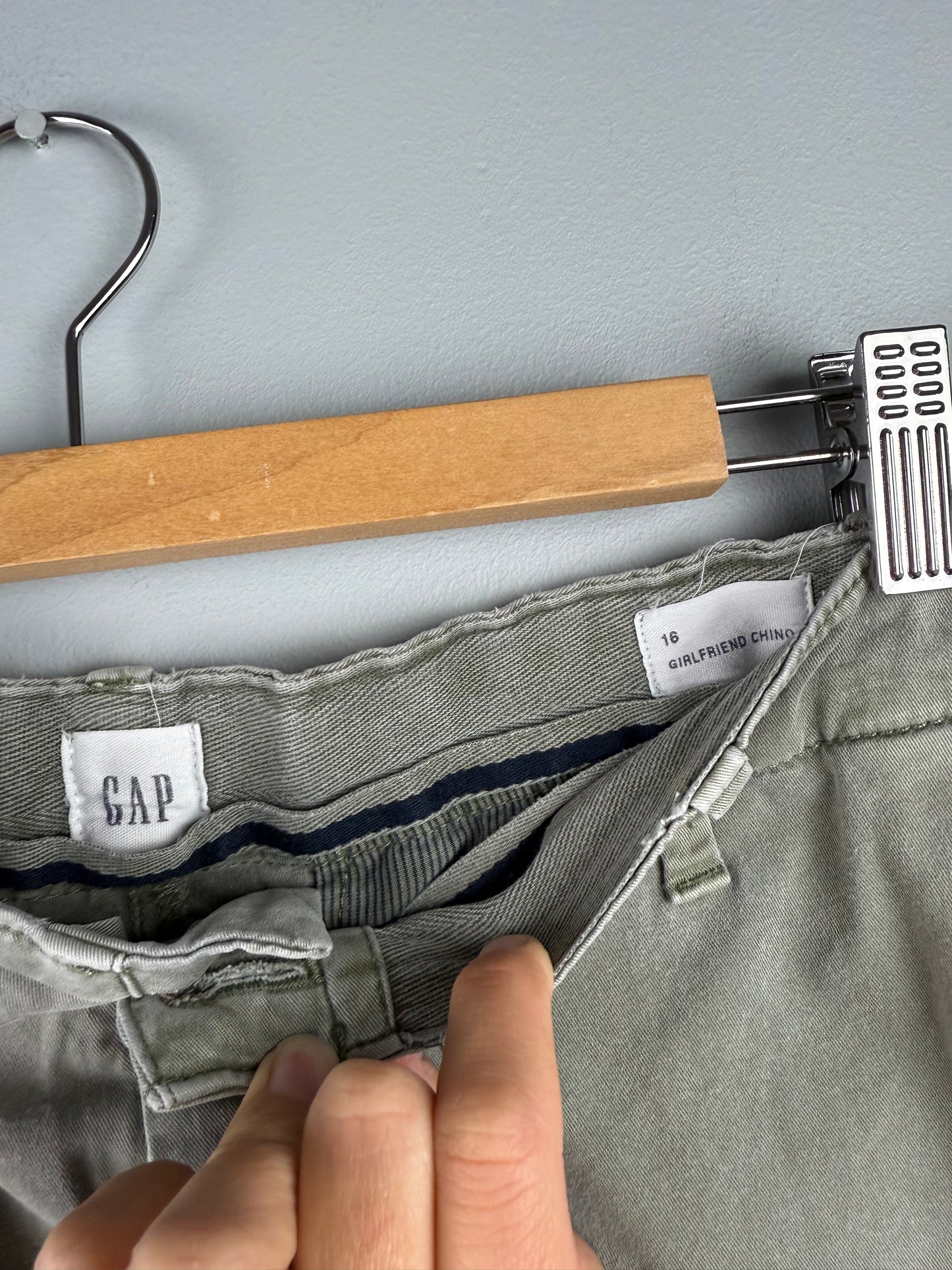 Gap Women’s 16 Girlfriend Chino Pant