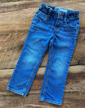 Load image into Gallery viewer, Old Navy 3T Straight Jean
