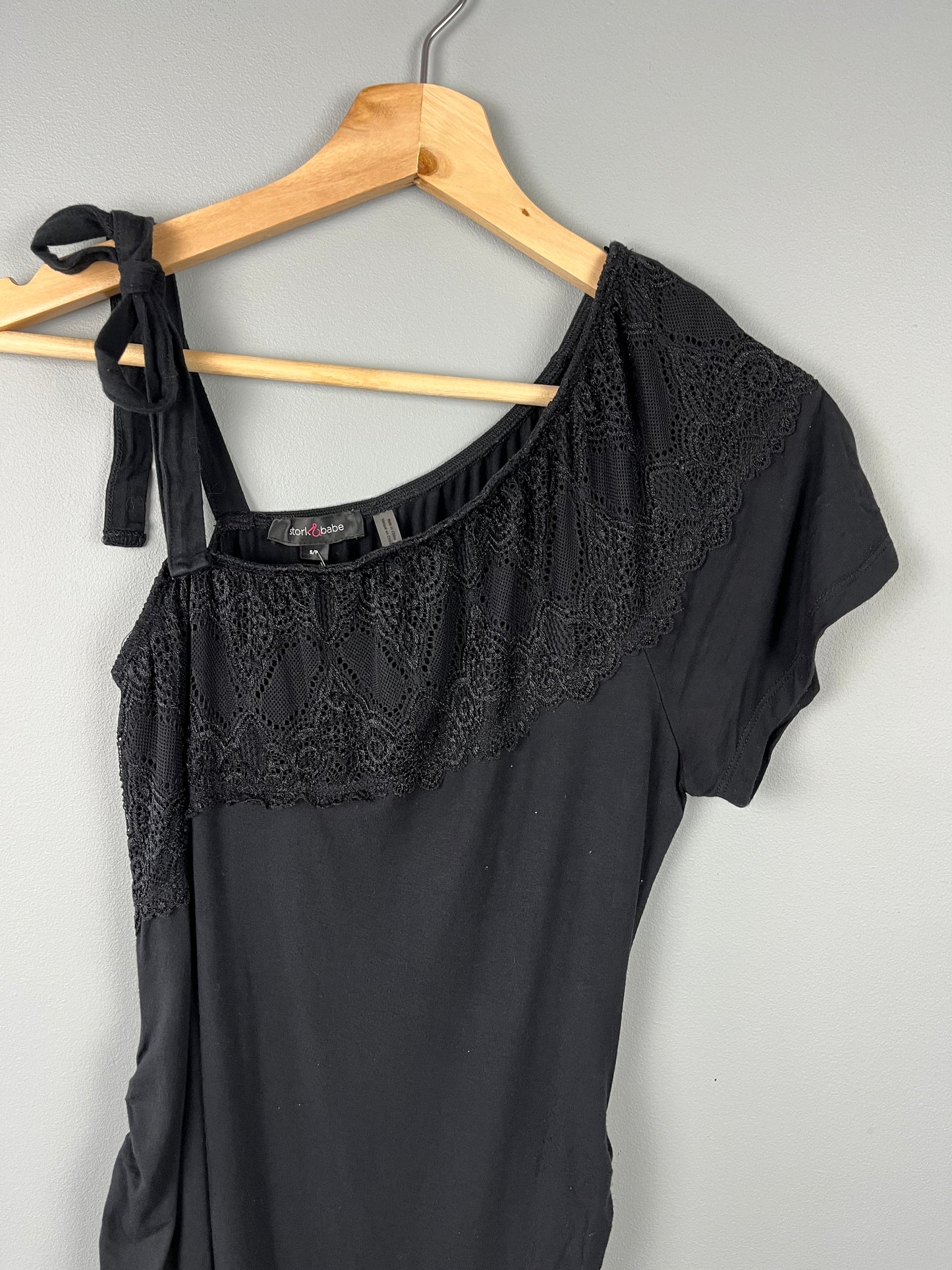 Stork & Babe Maternity Small One Shoulder Tee