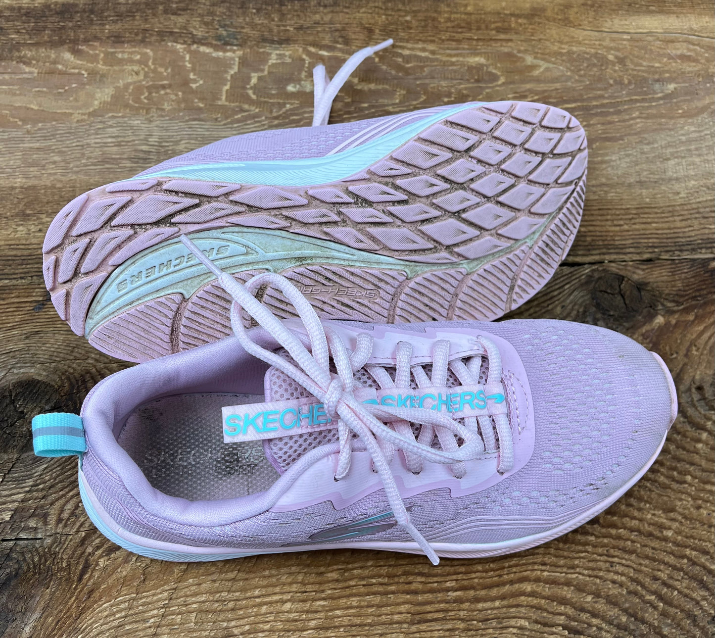 Sketchers 4.5Y Running Shoe