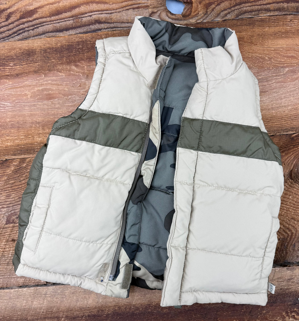 Gap 2T Reversible Puffer Vest