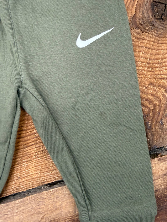 Nike 6M Outfit