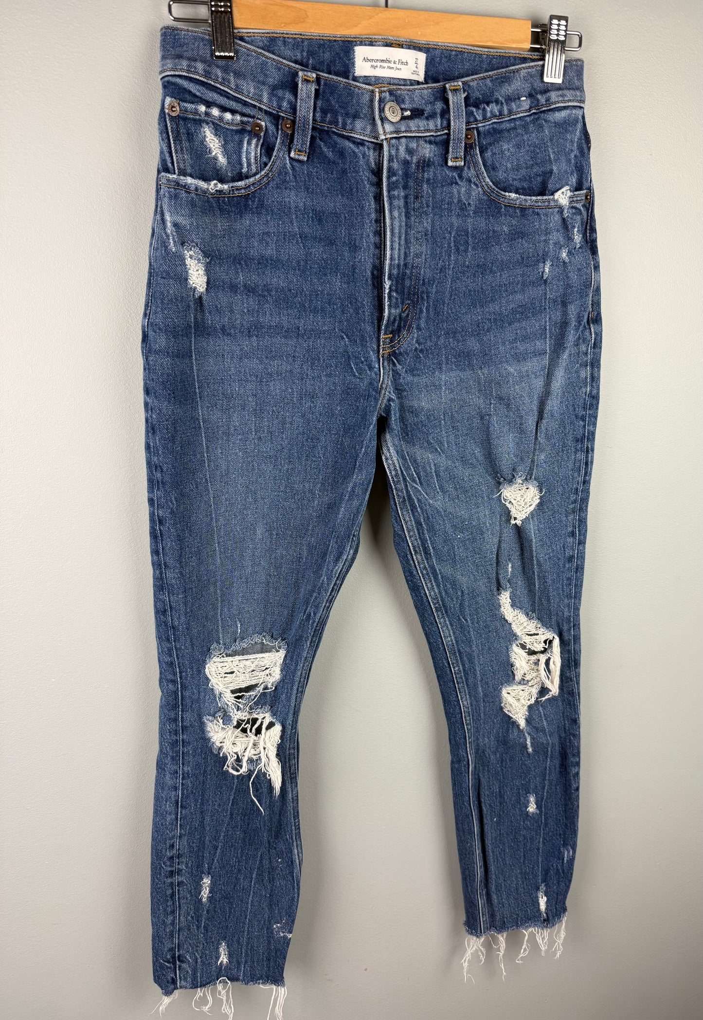 Abercrombie & Fitch 27/4 High Rise Mom Jean