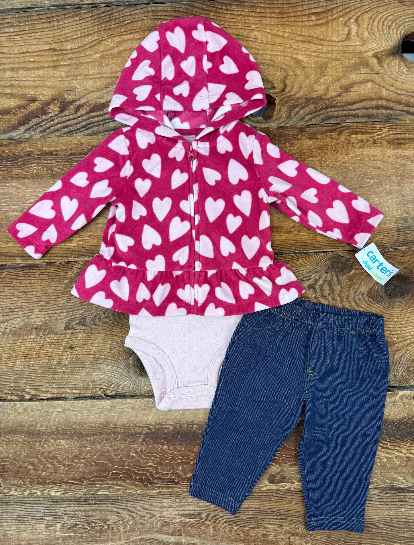 Carter’s 3-6M Heart Outfit