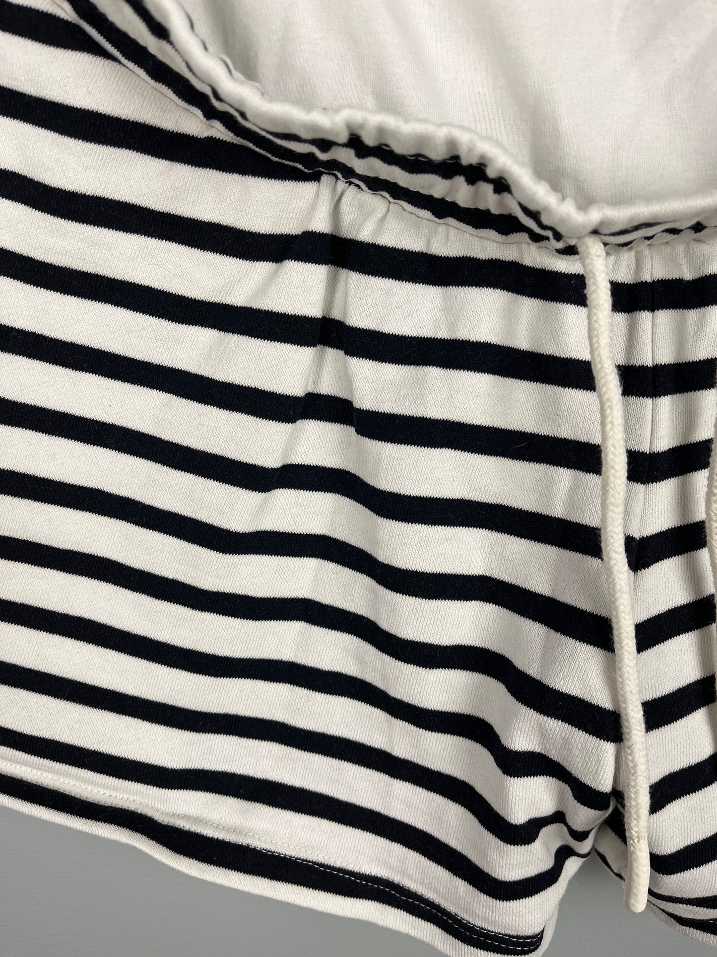 H&M Maternity Medium Striped Short
