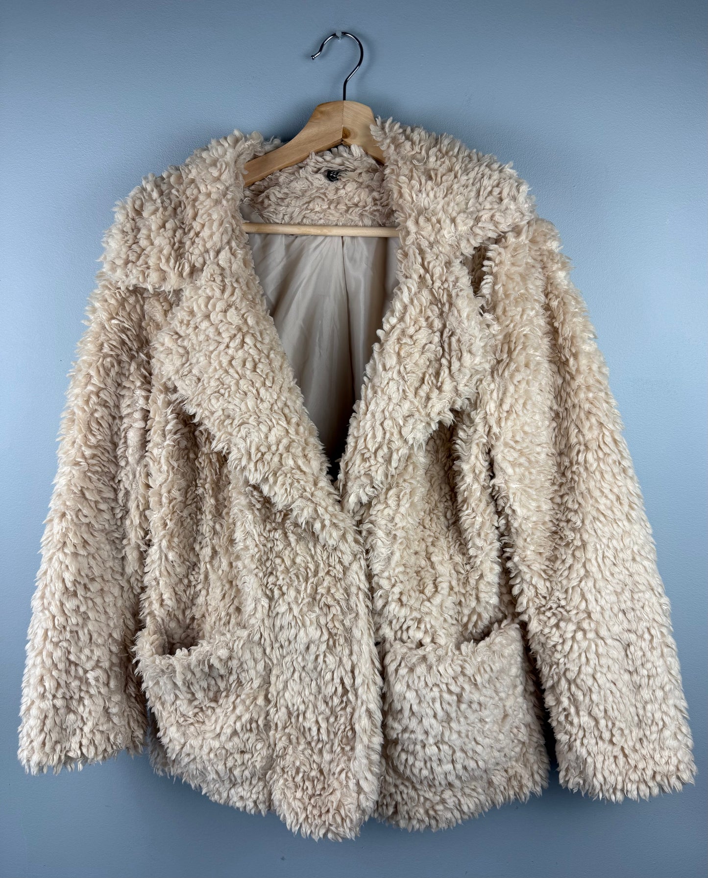 H&M Women’s Medium Teddy Jacket