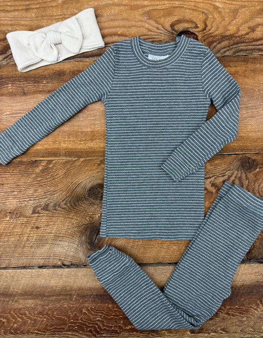 Mebie Baby 2T Ribbed Outfit