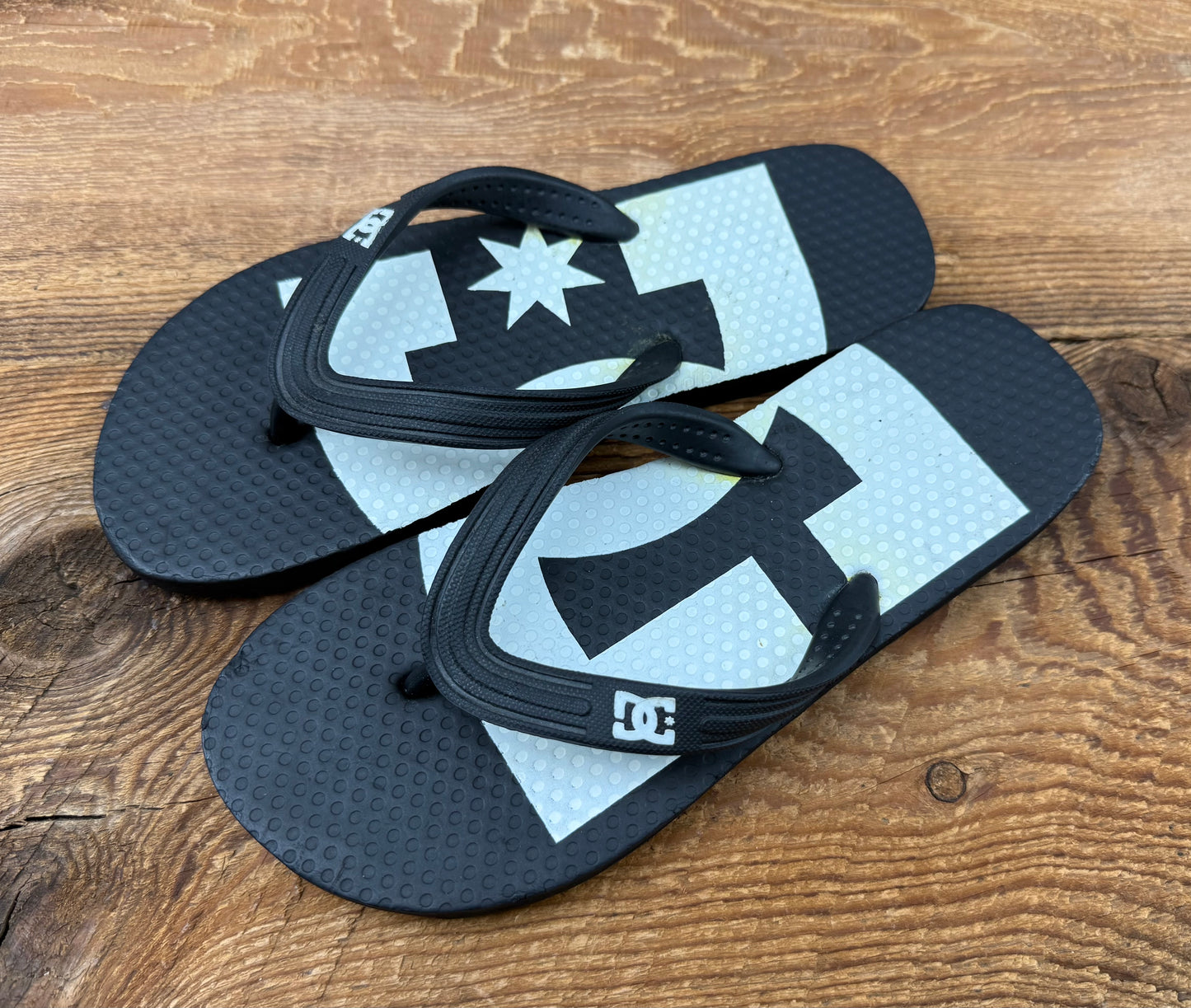 DC Shoes 4Y Flip-flops