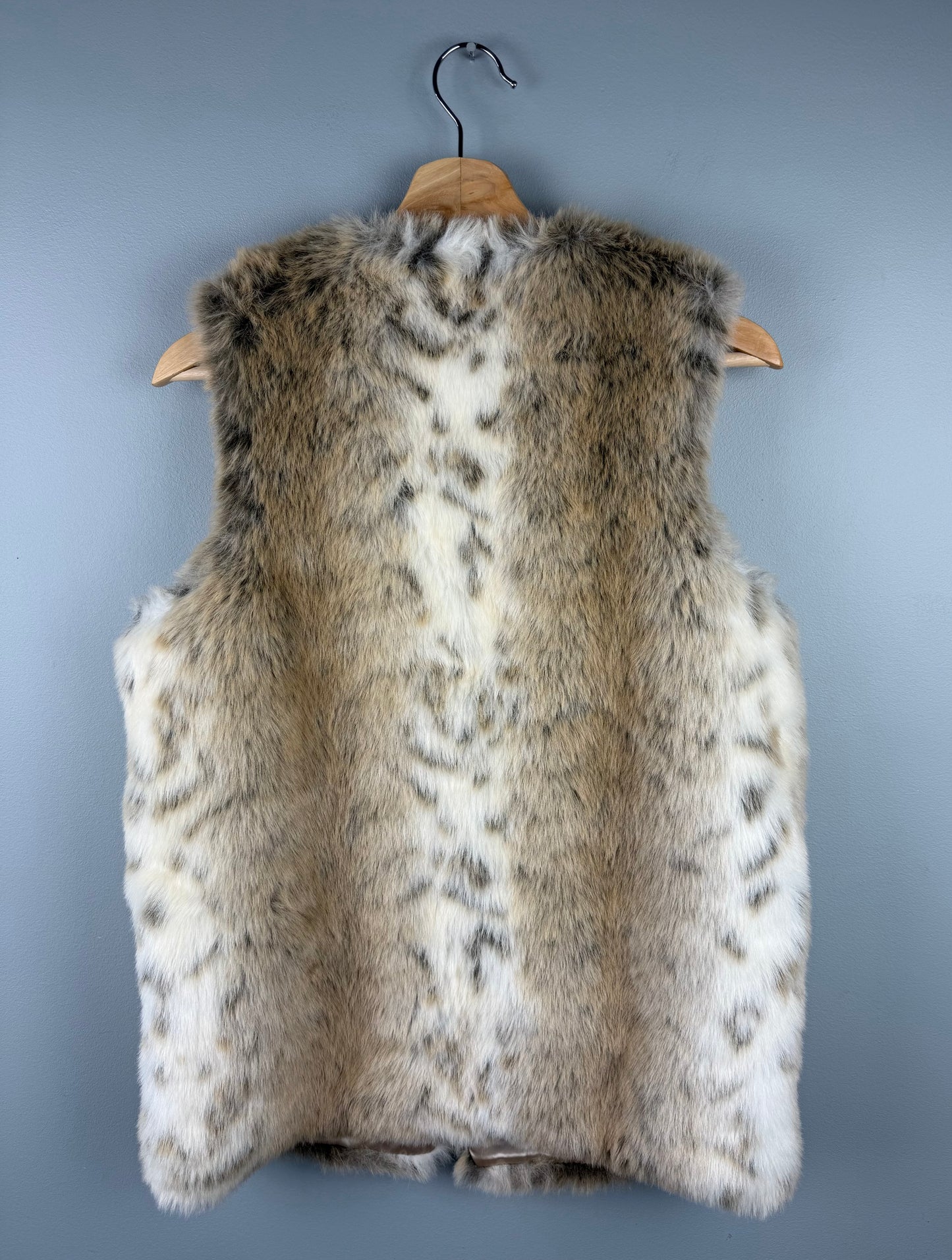 Le Chateau Women’s Medium Faux Fur Vest