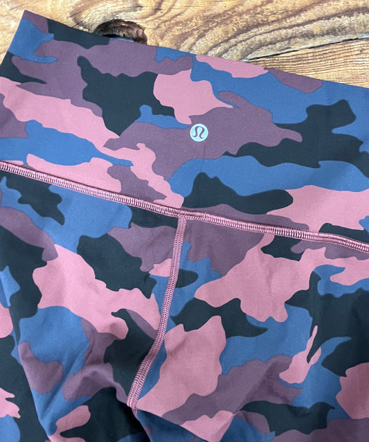 Lululemon Women’s 6 Camo Wunder Under Legging