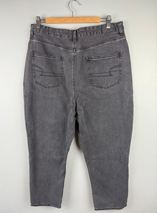 American Eagle Women’s 16 Short Jean