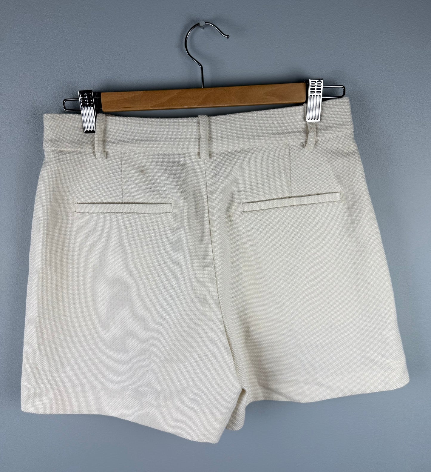 H&M Women’s 6 Short
