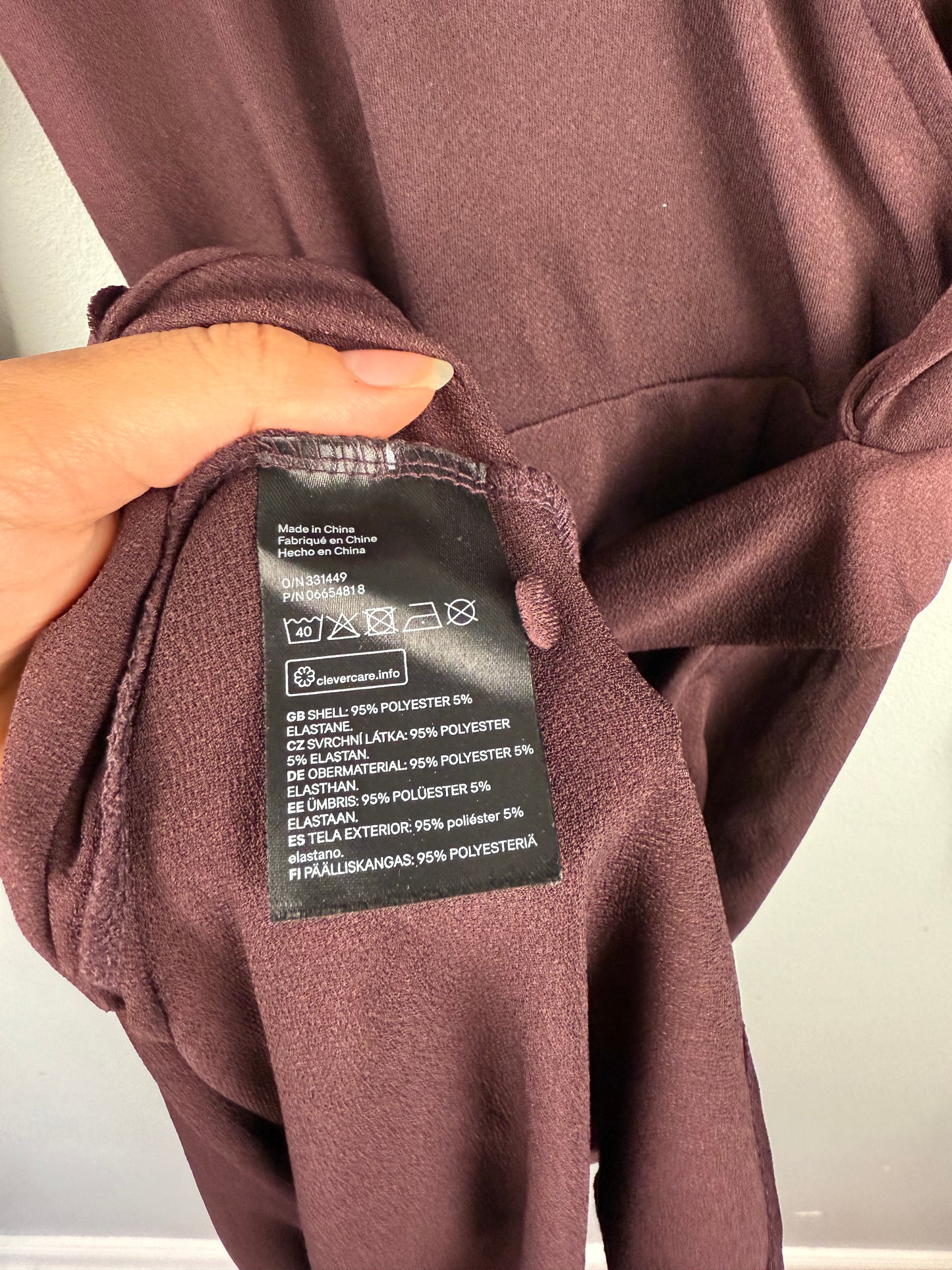 H&M Women’s XS Midi V-neck Dress