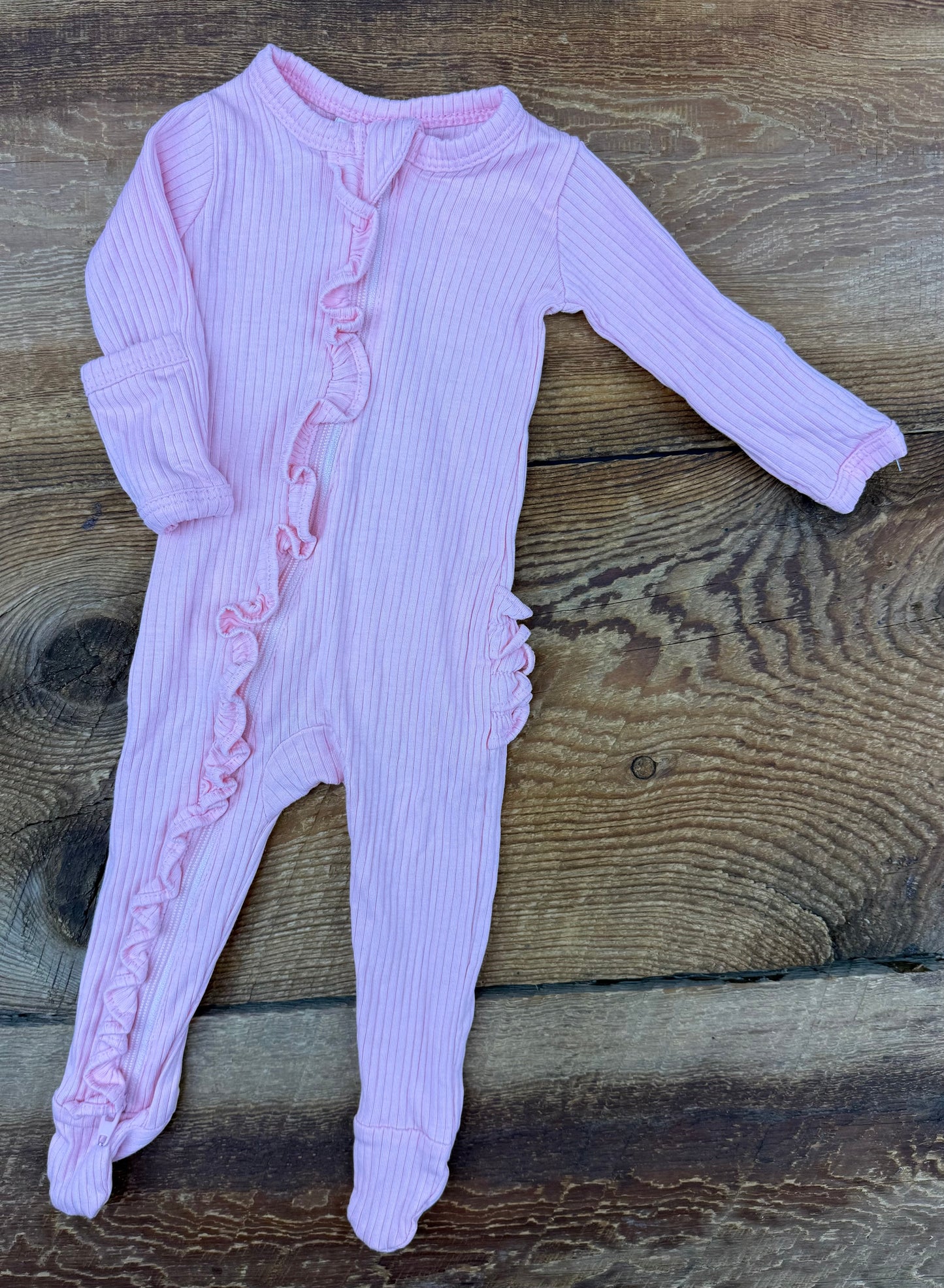SIIX NB Ribbed Ruffle Sleeper