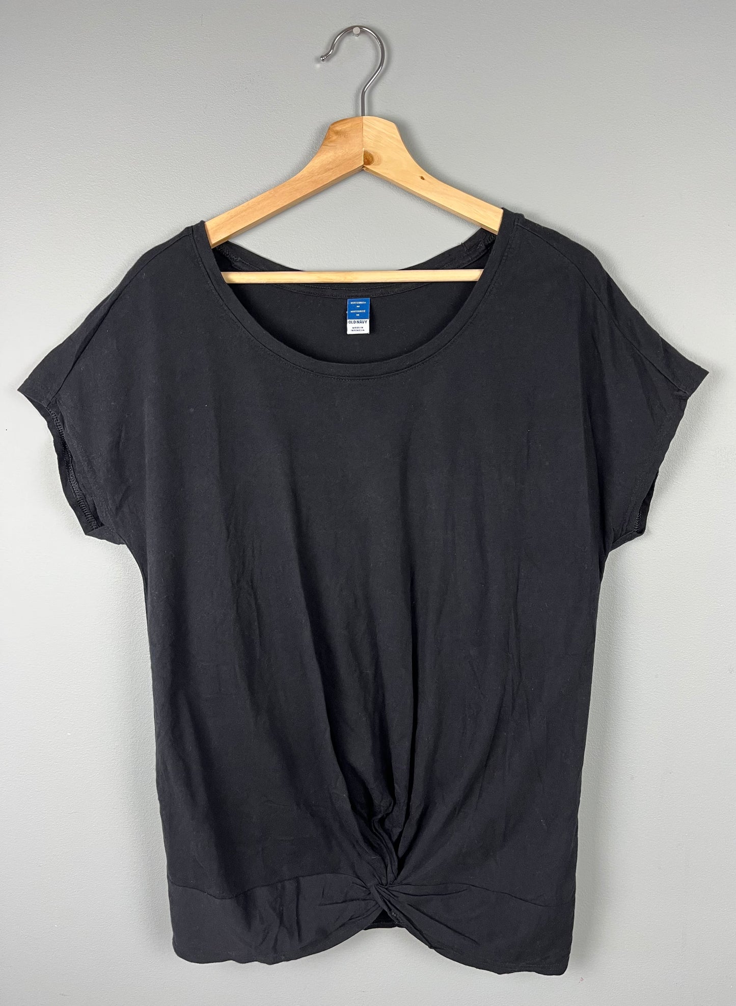 Old Navy Maternity Medium Knotted Tee