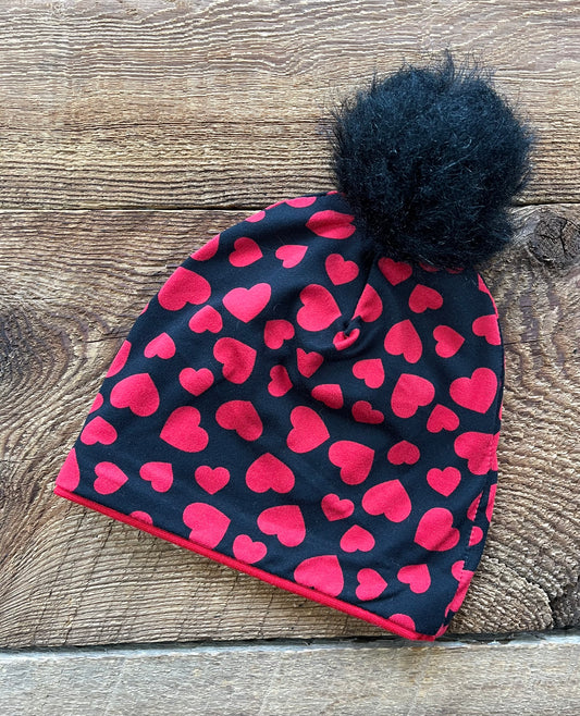 Small Shop Heart Pom Toque