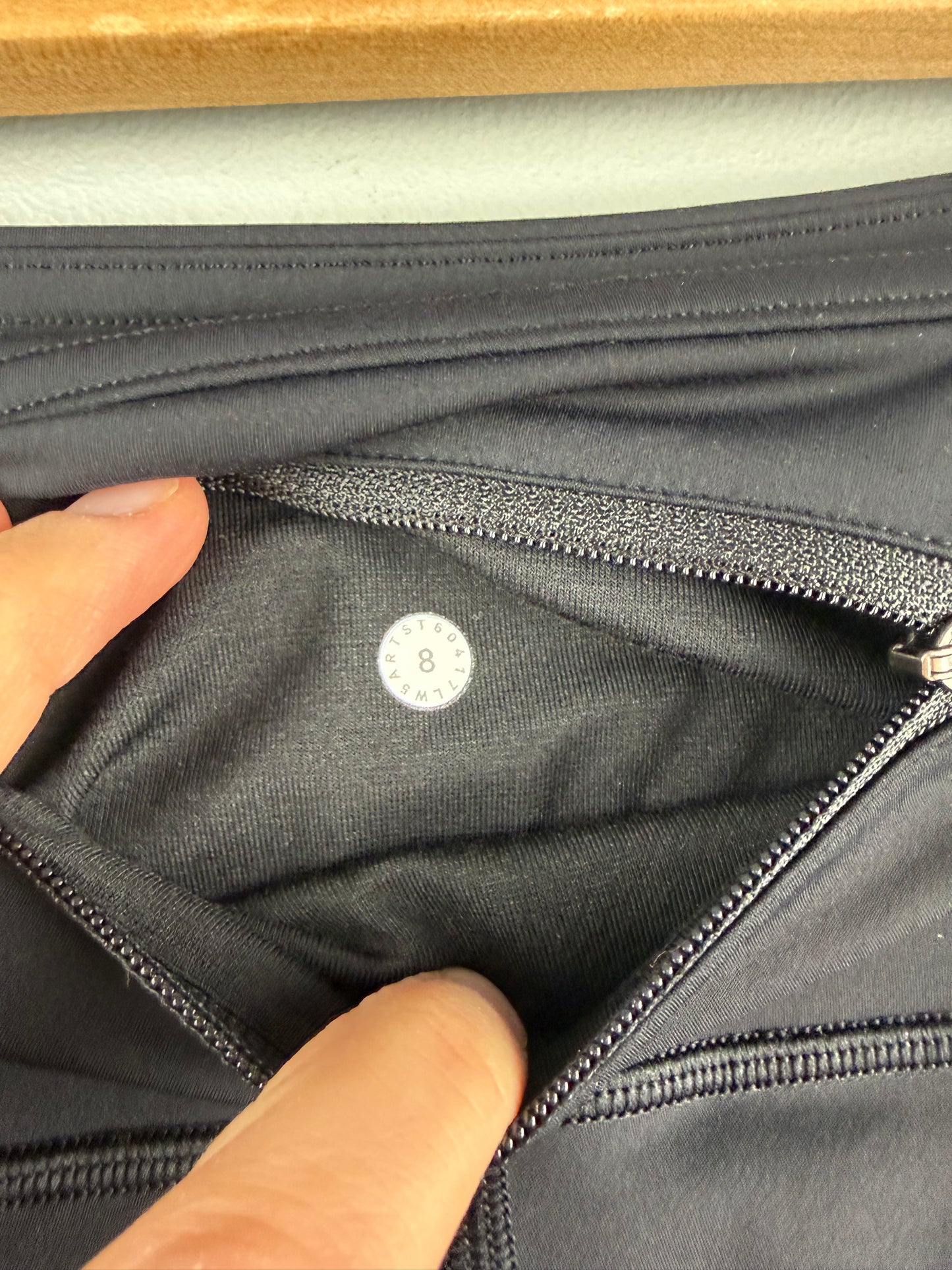 Lululemon Women’s 8 Running Leggings