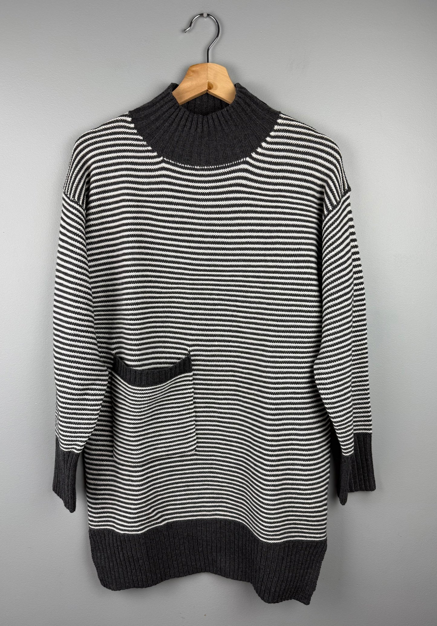Annabelle Women’s Small/Medium Knit Sweater