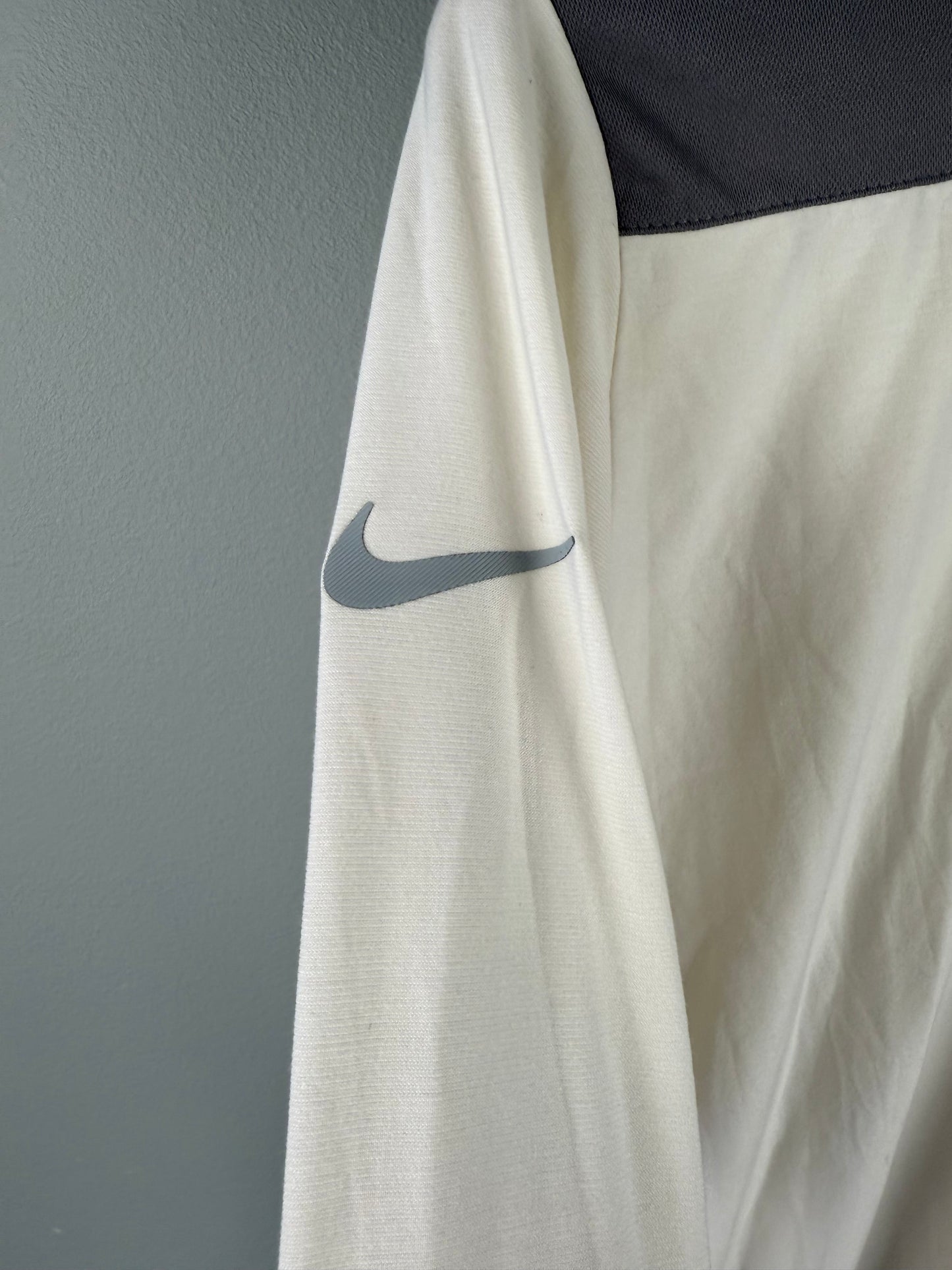 Nike Women’s XL Quarter Zip Sweater