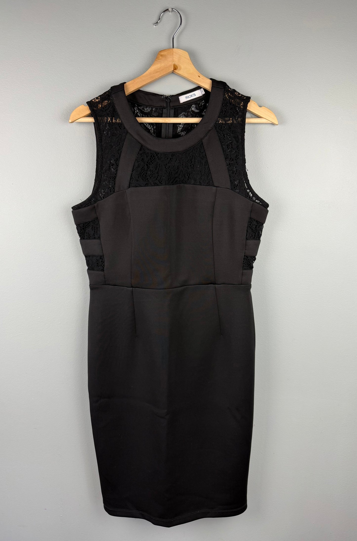Ricki’s Women’s 6 Lace Formal Dress