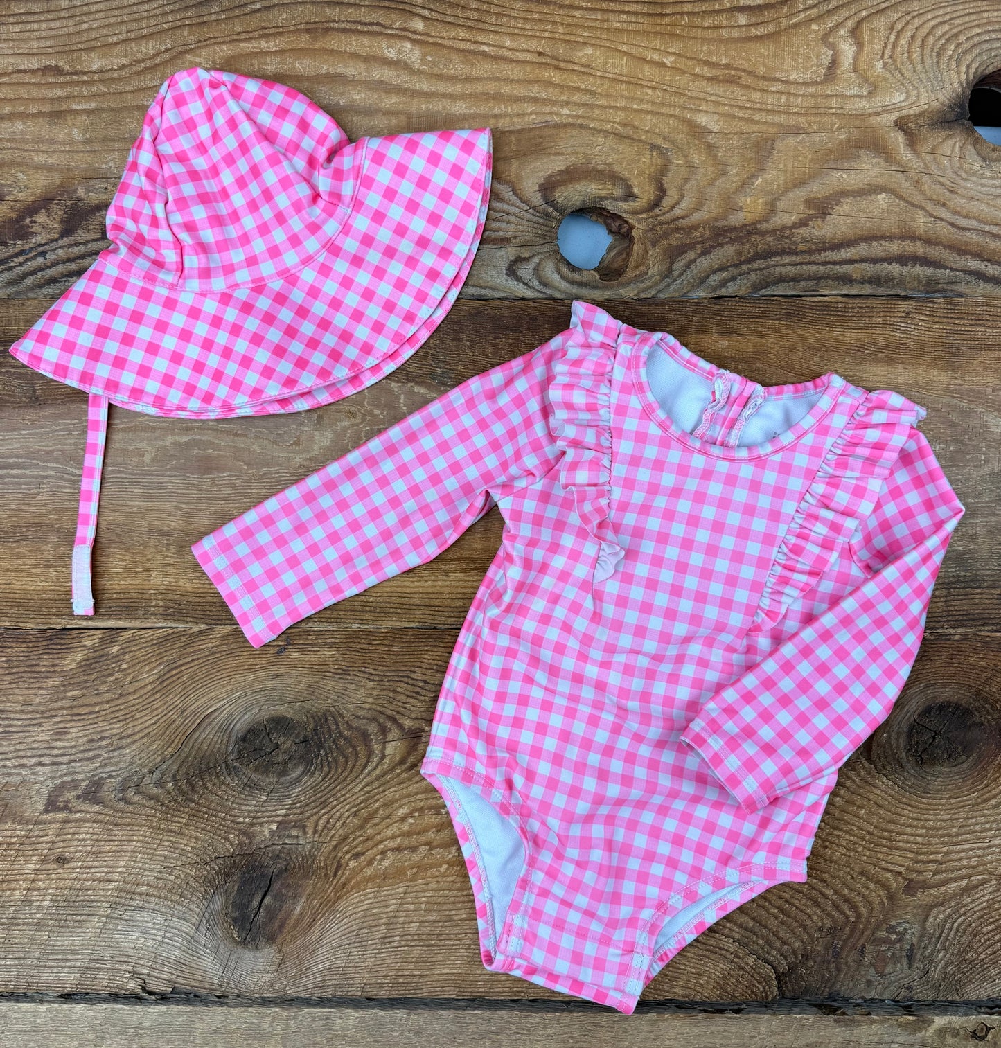 Gap 6-12M Checkered Swimsuit Set