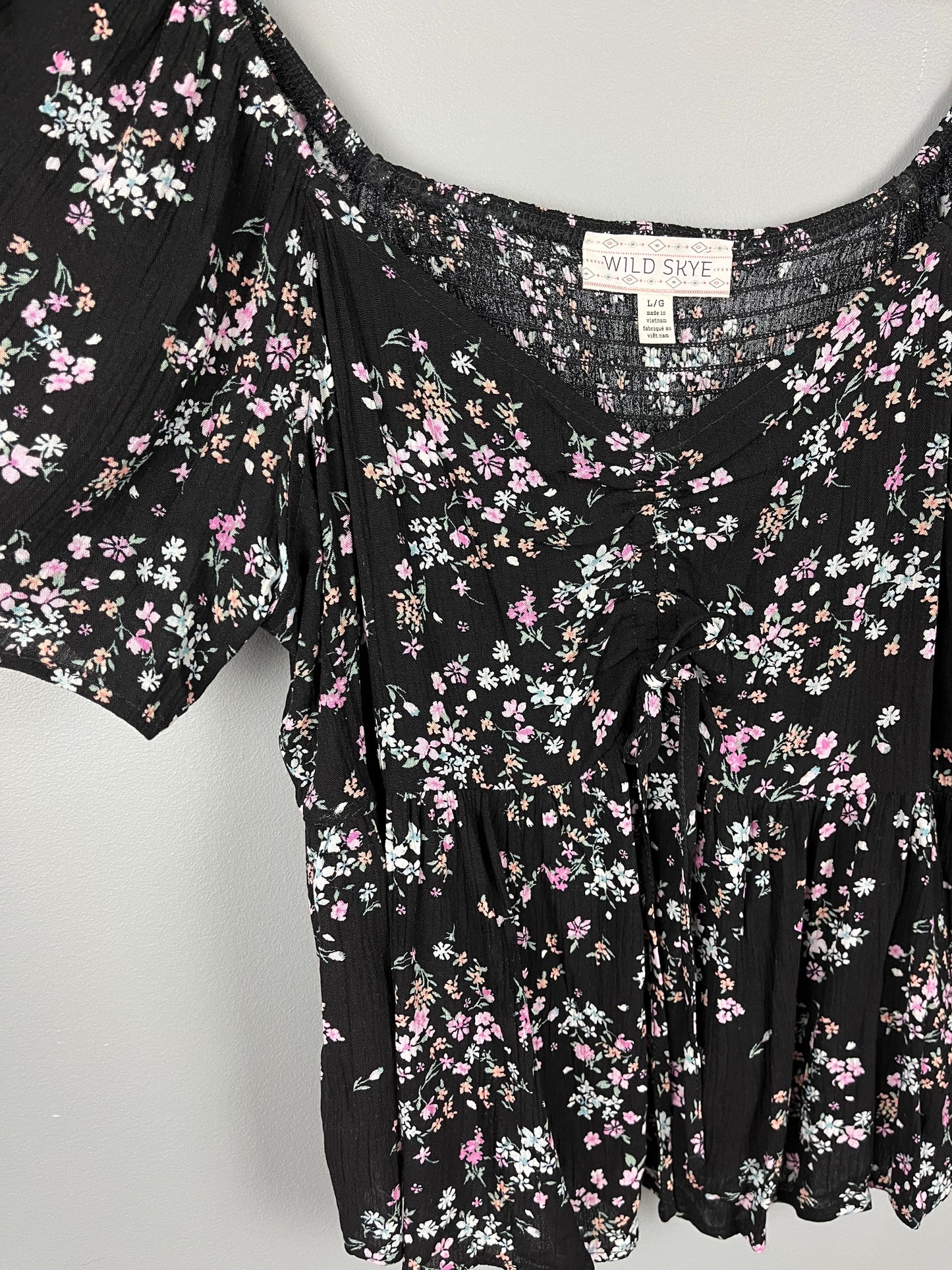 Wild Skye Large Women’s Floral Tee