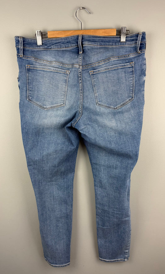 Old Navy Maternity 14 Rockstar Super Skinny Jean