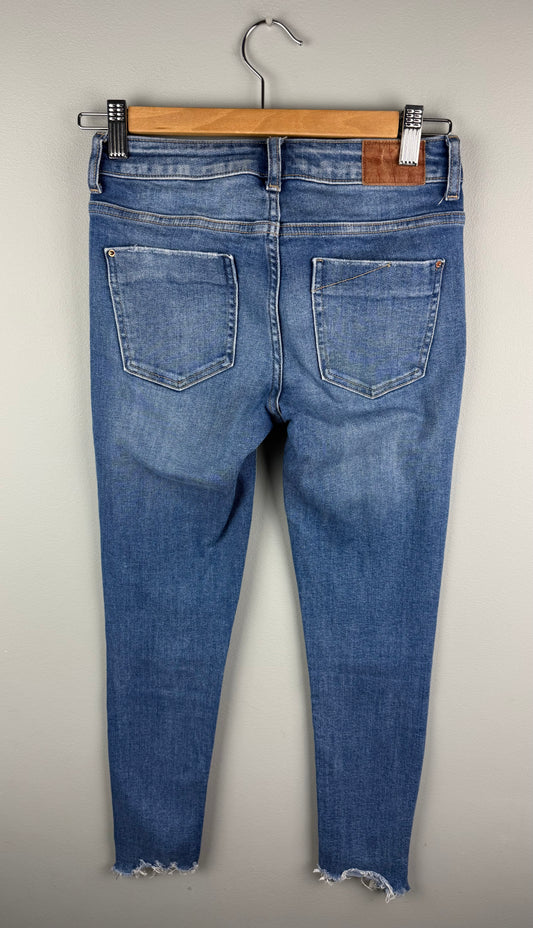 Zara Women’s 2 Distressed Jean