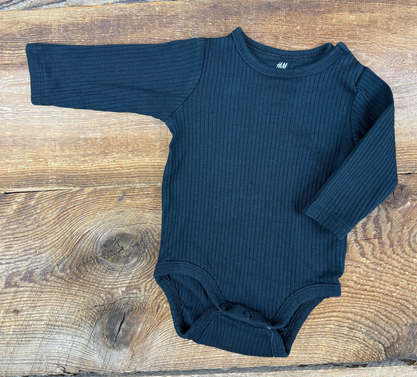H&M 3M Ribbed Onesie