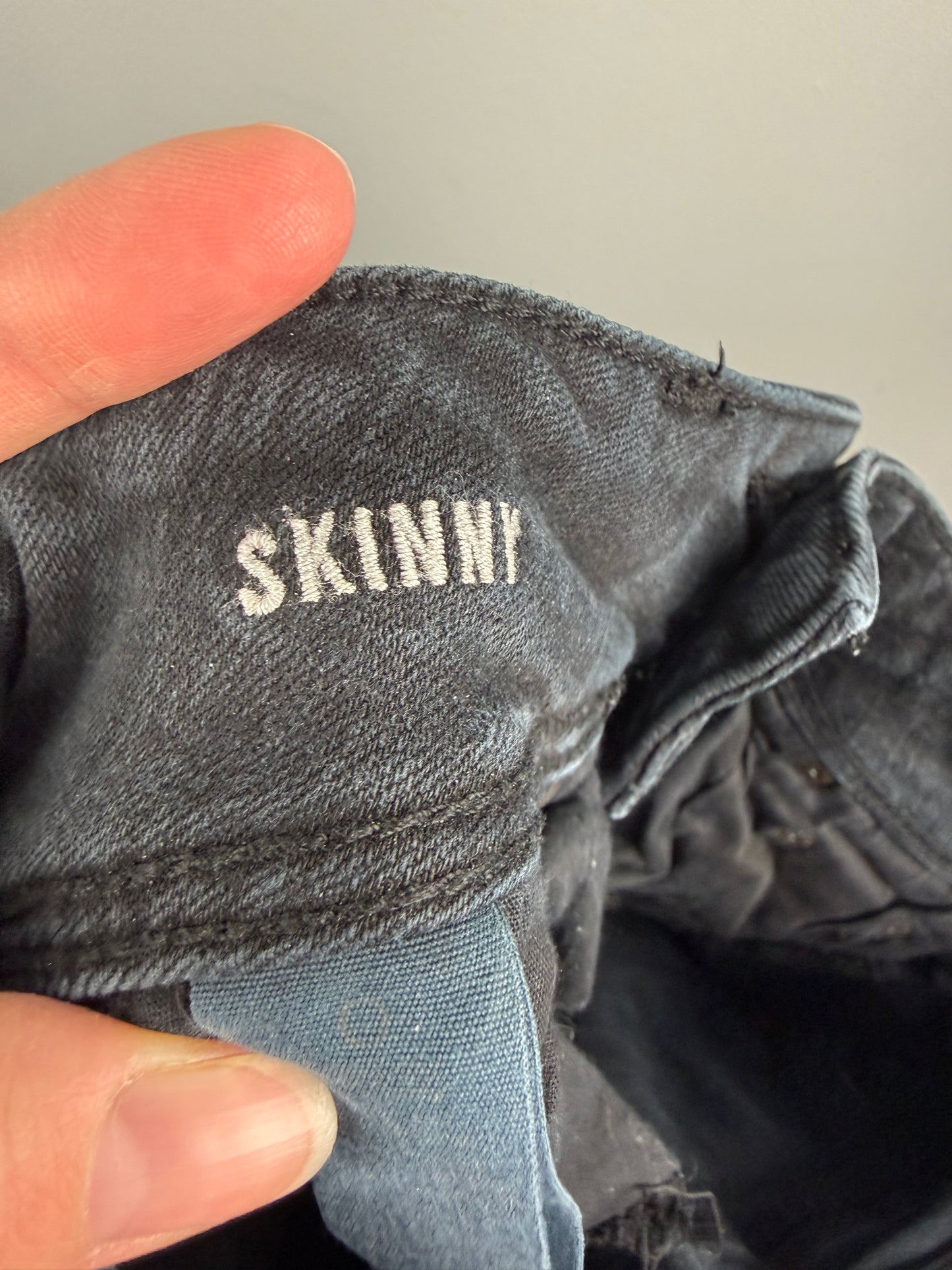 American Eagle Women’s 0 Stretchy Skinny Jean