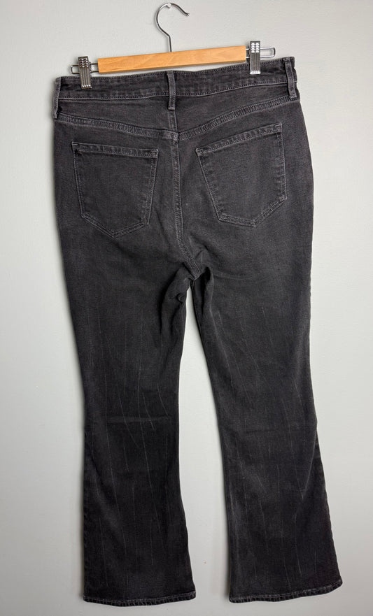 Old Navy Women's 8 Extra High-Rise Flare Jean