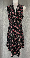 Load image into Gallery viewer, Stork &amp; Babe Medium Maternity Floral Dress
