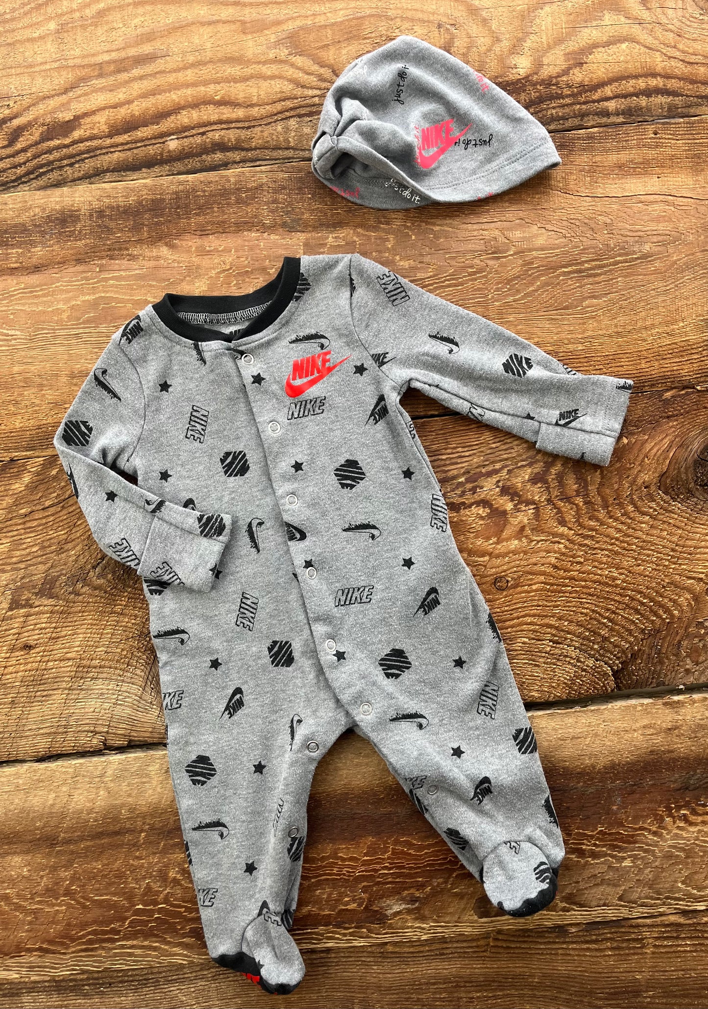 Nike 3M Sleeper & Hat Set