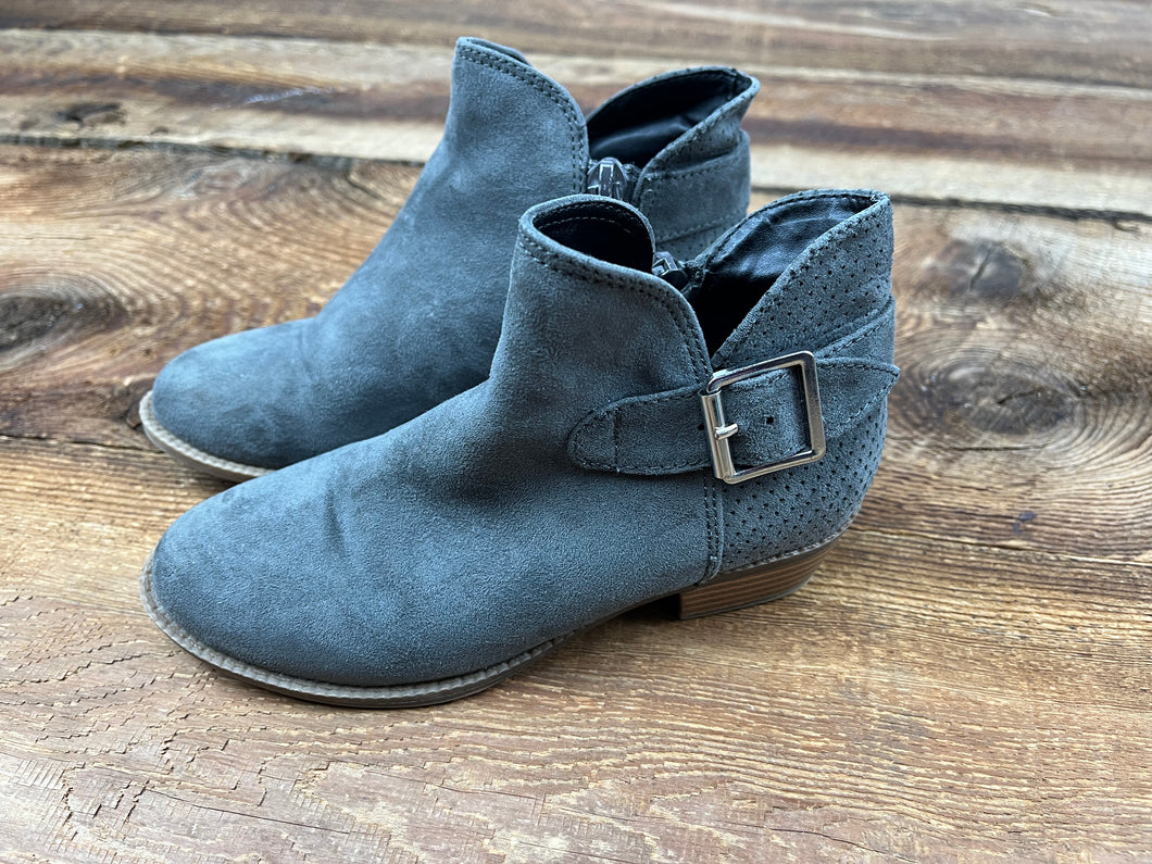 Justice size 12 Ankle Boot