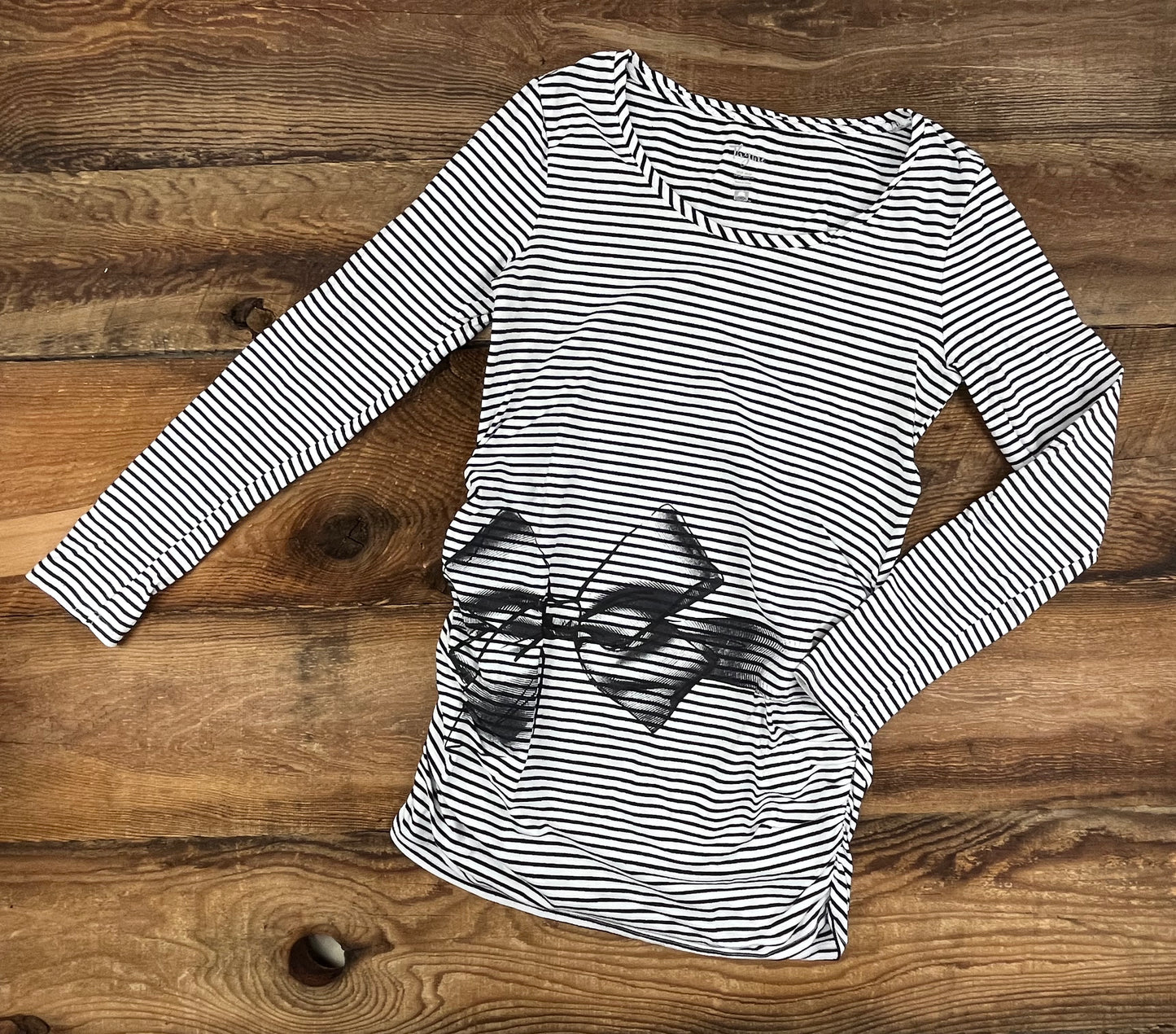 Thyme Maternity Small Present Shirt