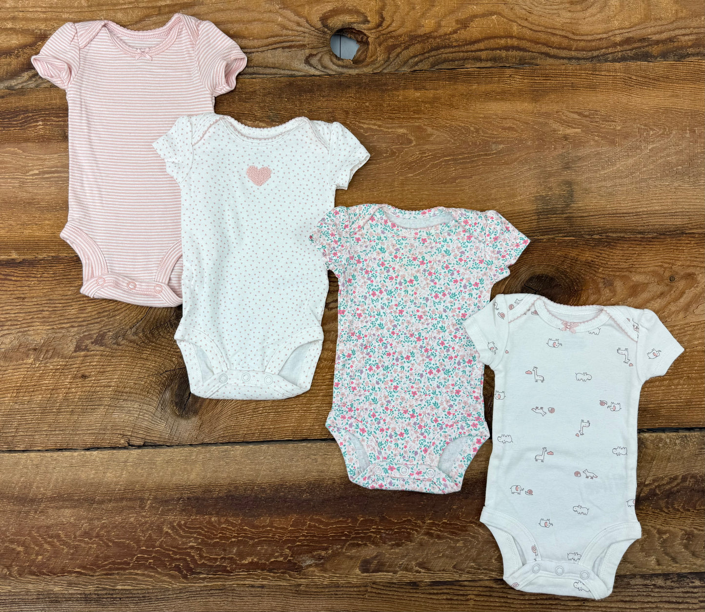 Carter’s NB Onesie Set