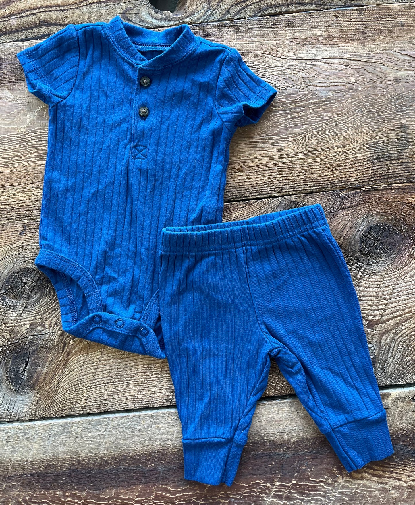 Carter’s 0-3M Ribbed Outfit