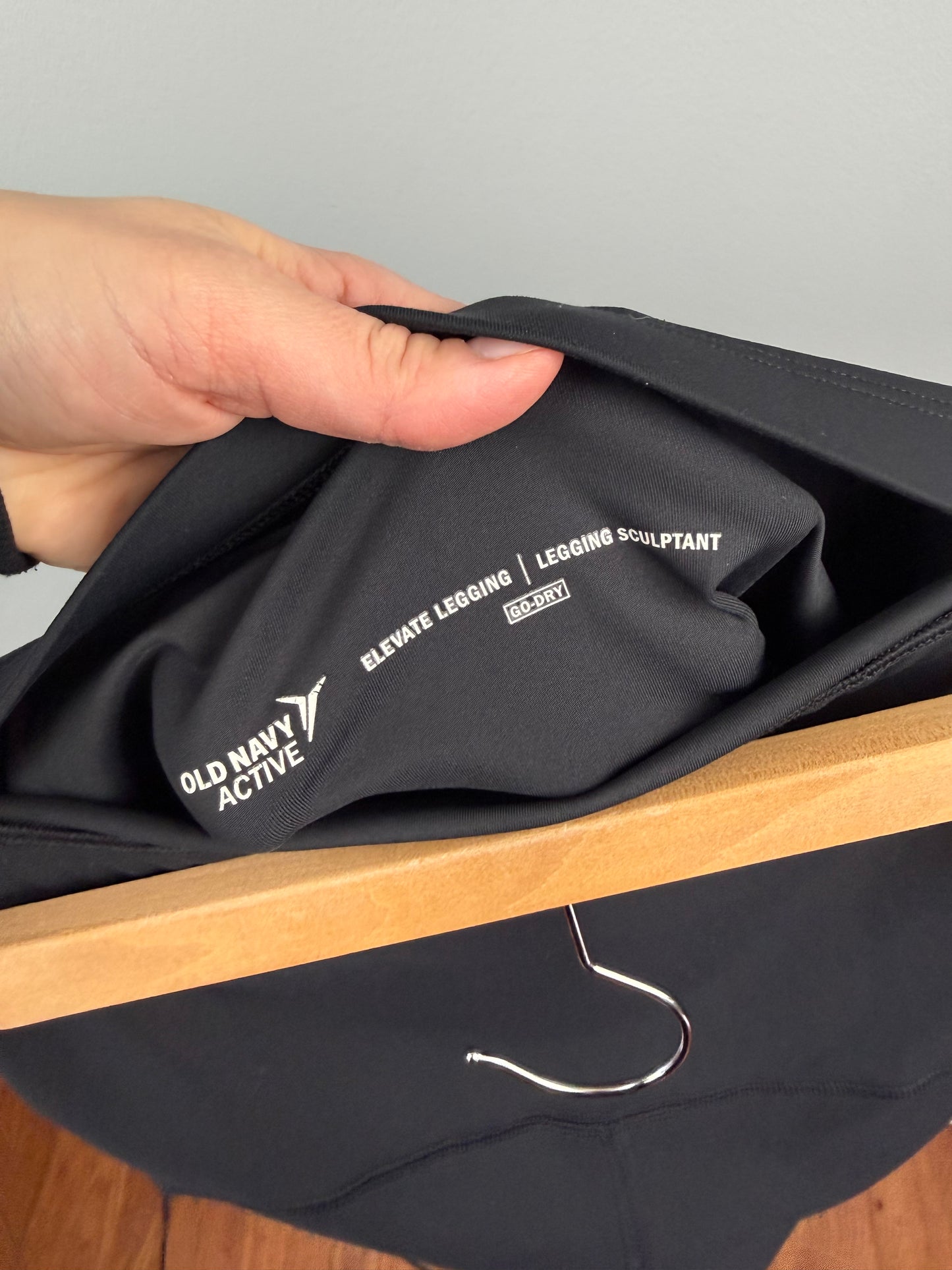 Old Navy Maternity Medium Elevate Legging