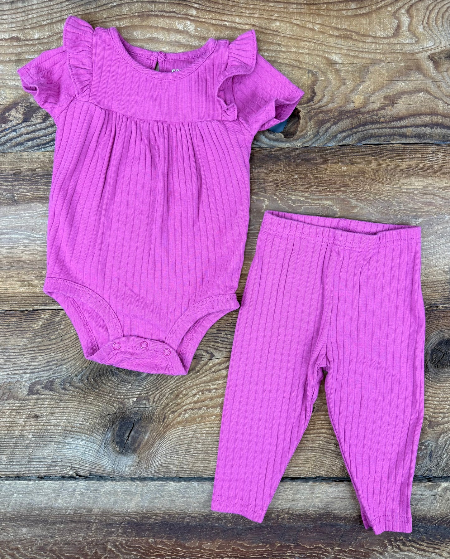 Carter’s 12M Ribbed Outfit