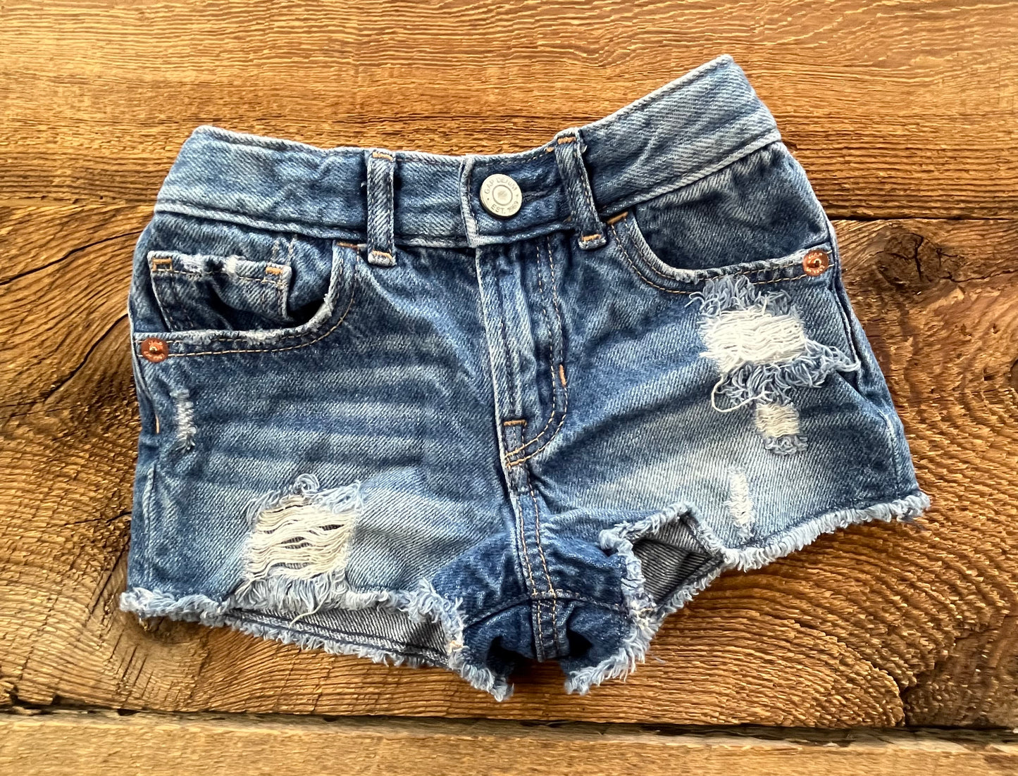 Gap 4T Distressed Jean Short