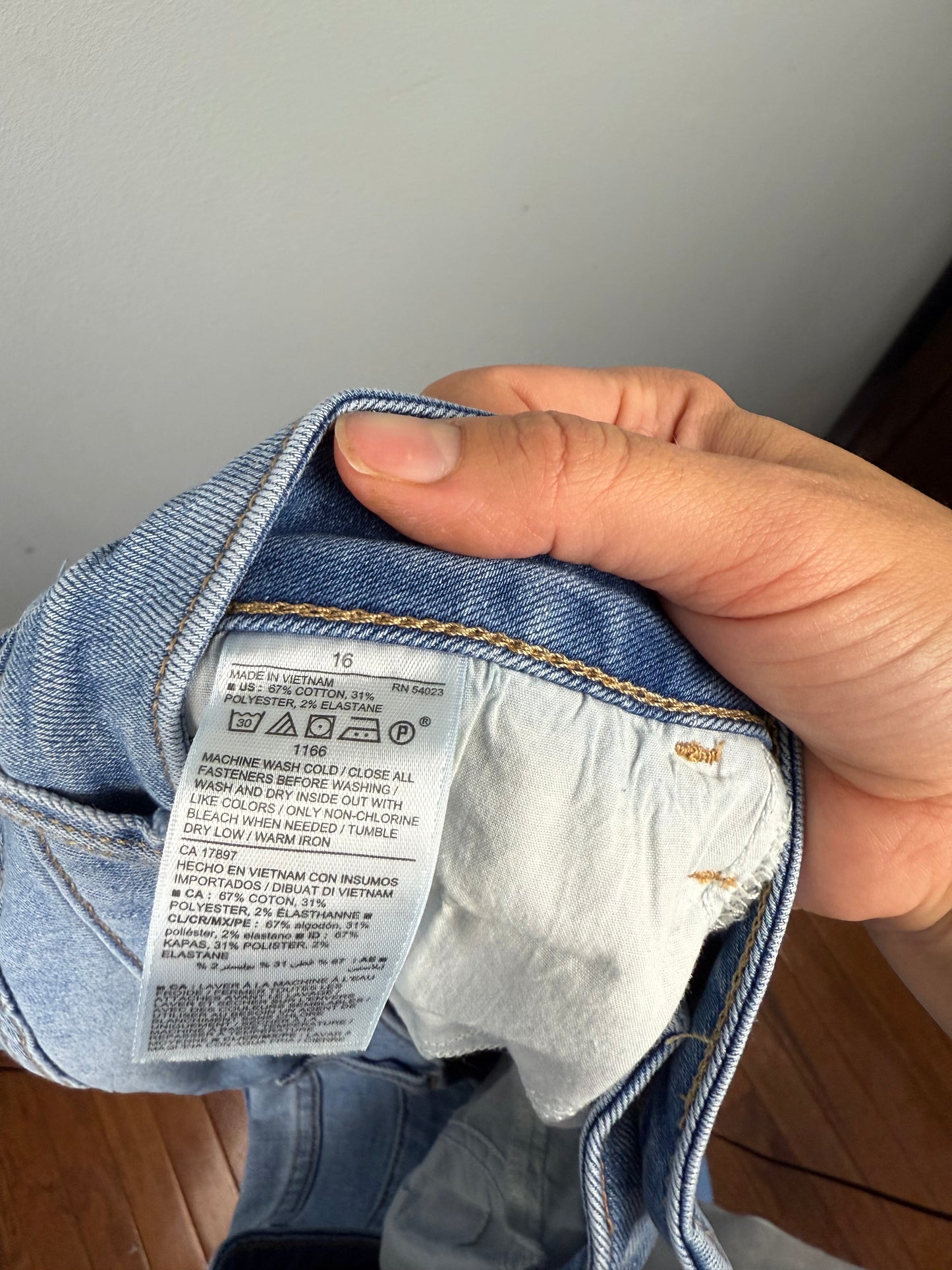 Old Navy Women’s 16 Pop Icon Skinny Jean