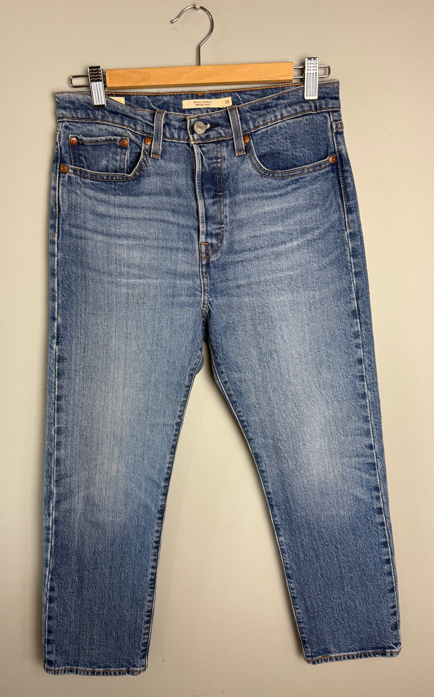 Levi’s Women’s 28 Wedgie Straight Jean